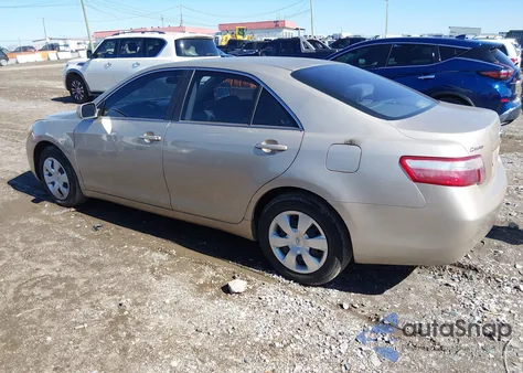 2007 Toyota Camry Le z USA, uszkodzony, nr VIN 4T1BE46K77U066182